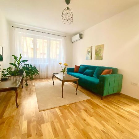 Uptown Girl Apartment Белград Екстериор снимка